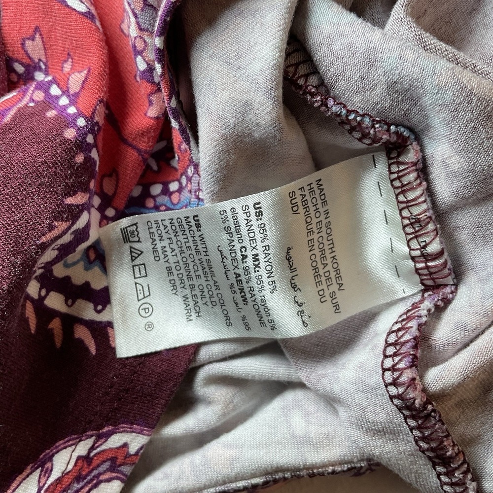 Chicos 2 Large 12-14 Burgundy Floral Paisley Artsy V-neck 3/4 Sleeve Blouse Top - Picture 5 of 5